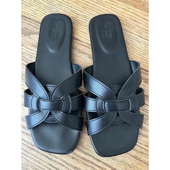 GAP Vegan Leather Black Flat Slide Sandals Size 7 Only Worn Once - Picture 3 of 8